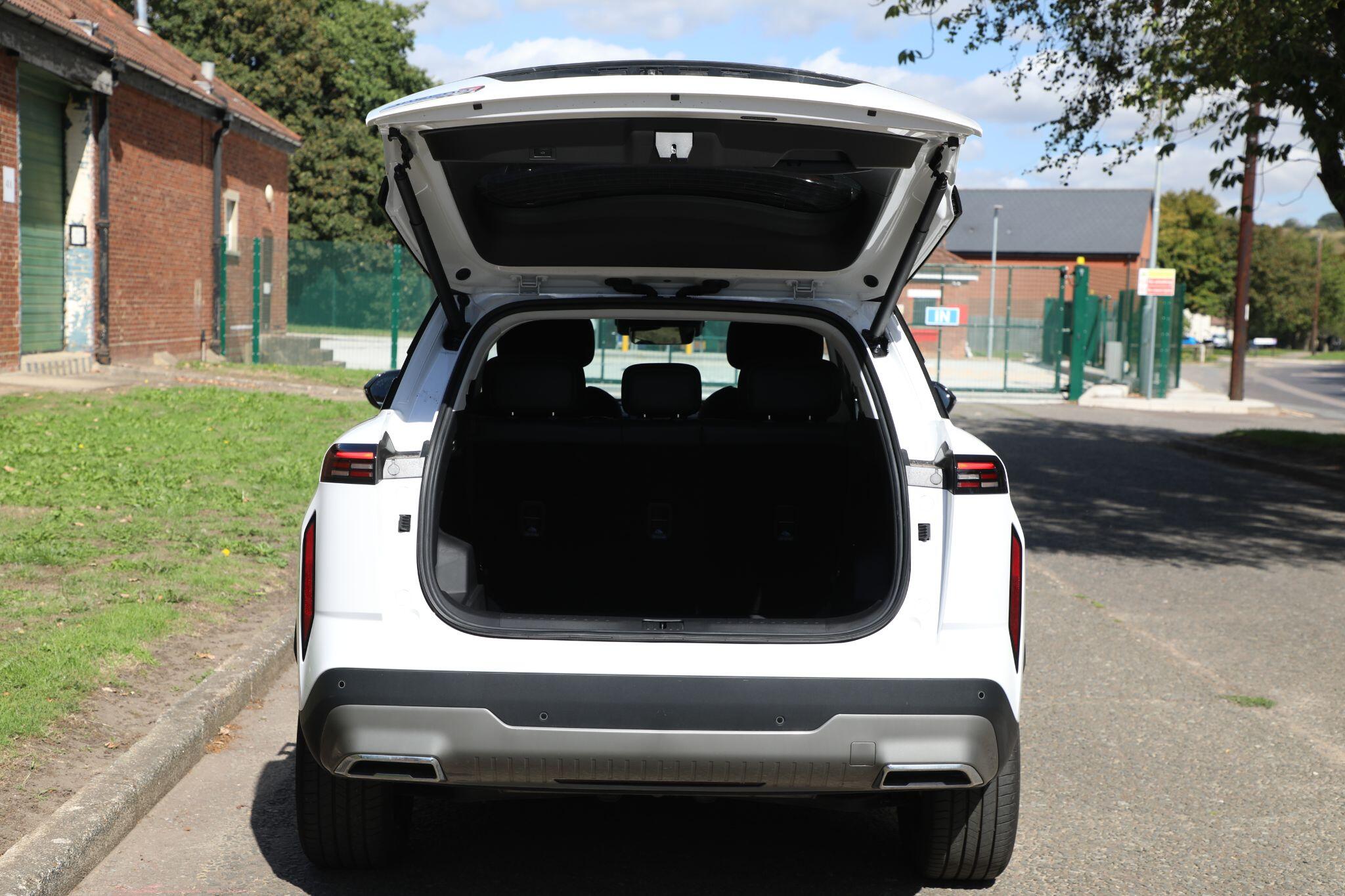 Large vehicle image